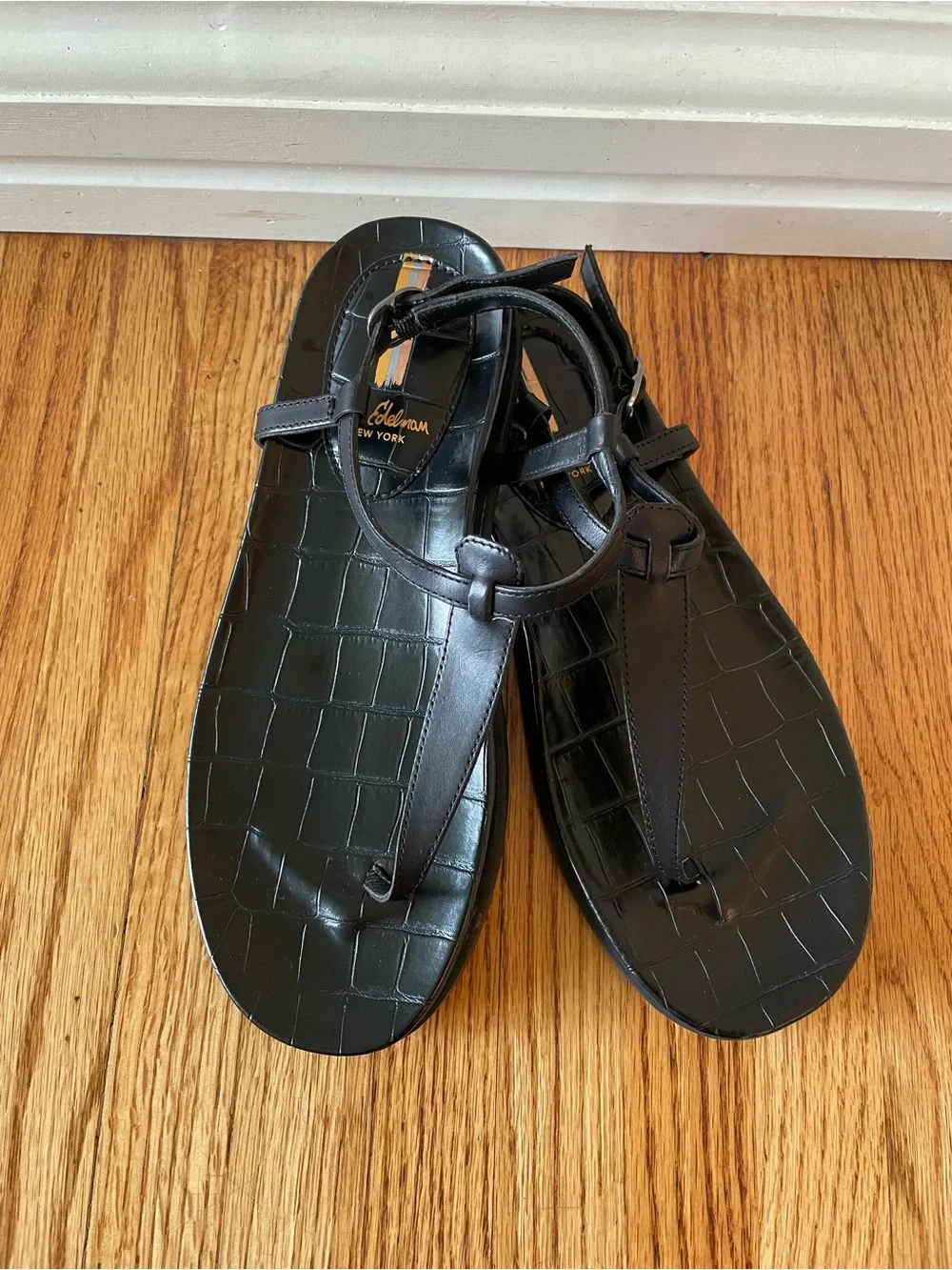 Sam Edelman Black Croc-Embossed Leather T-Strap Sandals - Picture 1 of 6